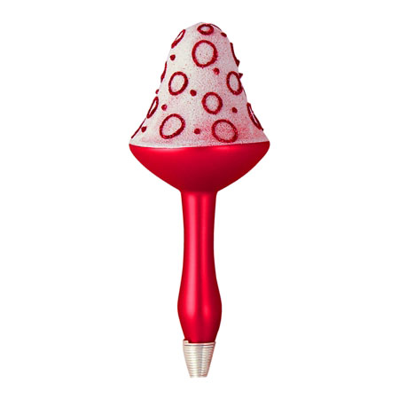 Červená houba s bílým kloboučkem s puntíky