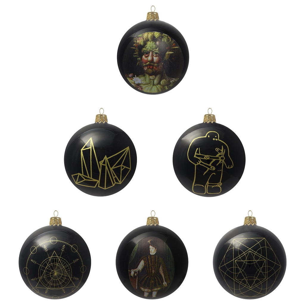 Set vánočních ozdob s dekorem z doby Rudolfa II.